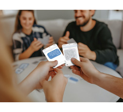 Personnes qui jouent à New Phone Dis